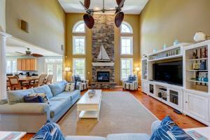 Grande at Canal Pointe 19375 Mersey Dr