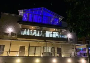 The Retreat-Glasshouse bungalow - Igatpuri