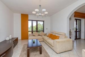 Silvia II with Private Pool