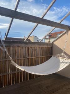 Loft avec terrasse pour 4 pers à 3km du circuit avec garage au calme