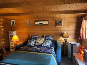 Sejours chez l'habitant LOCATION CHALET A PROXIMITE DE SAINT TROPEZ AU COEUR DU VAR LE LUC EN PROVENCE : photos des chambres
