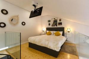 Coutinho Apartment - Modern Ap in the City Centre with Balcony