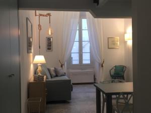 Charmant Studio avec Mezzanine, Climatisé, au Cœur de Menton, Proche Plages et Commerces - FR-1-196-300