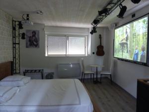 B&B / Chambres d'hotes MAURY CAT'STUDIO 66 : photos des chambres