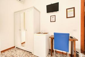 Double or Twin Room with Private Bathroom