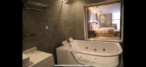 White House Apartments