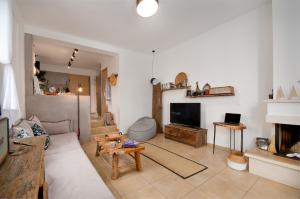 Seathon SeaFront Beach Villa in Kalamitsi