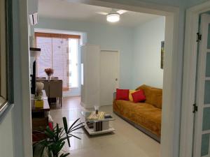 Apartamento COPANEMA Reformadíssimo no Posto 6, VENHAM