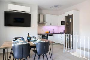 AXS First Floor Apartment Aegina Town