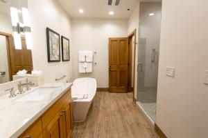 Bald Eagle Three Bedroom Suite in the Heart of Park City condo