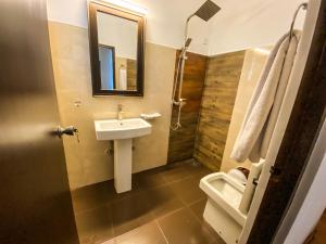 Friendly Hills Hotel