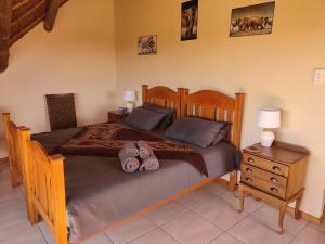 Whole House! Sleeps 6 with Solar Power and Pool