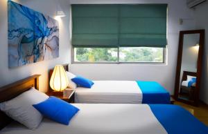 Great Location Living, Modern 2-Bed Apartment with Pool & Gym, Full Amenities, Long Stays Welcome