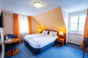 Double Room (not refurbished) room in Moselromantik Hotel THUL