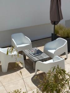 La ville à la mer numéro 2 duplex en plein coeur du centre ville au calme terrasse et parking privé