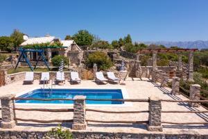 The Ultimate Escape - traditional cottage & private pool