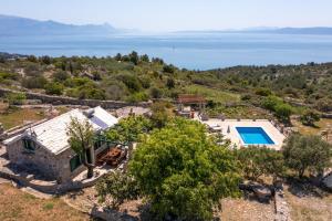 The Ultimate Escape - traditional cottage & private pool
