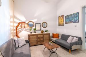 Petralonas Green House