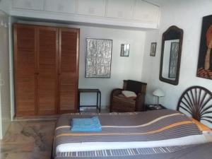 Castelo do Mar, 3 bedroom villa with private pool in large garden, 400m to beach and close to village