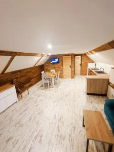 Poddasze ceglane - Warpuny-Mazury- 12 km od Mrągowa - Dadaj