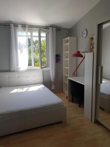 Villas VILLA avec piscine WIFI parking (Villeneuve Loubet) : photos des chambres