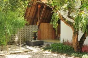 Komoreya Guesthouse - 科贾扬