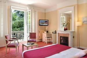 Hotels Logis Hotel Restaurant Le Parc : Chambre Lit King-Size avec Balcon - Non remboursable