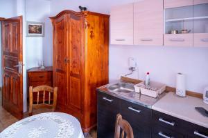 2- posteľová izba s kúpeľňou a kuchynkou RIŠKO v PENZION TRSTENÁ