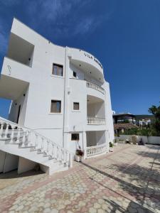 Deluxe Triple Room room in Vila Anxhelo
