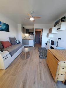 Appartements Charmant studio refait a neuf CARNON port 34 : photos des chambres