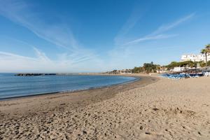 PLAYAS DEL DUQUE, PUERTO BANUS, GOLF .PLAYA Y COMPRAS