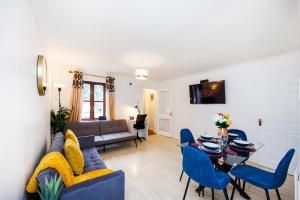 Cosy 2 Bed House w Parking nr Excel Docklands