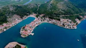 Apartment Antun - Adriatic coast retreat 