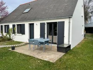 Grande maison au calme proche plage. - Beslon