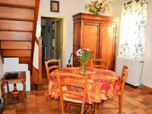 Maisons de vacances Gite Montlouis-sur-Loire, 3 pieces, 4 personnes - FR-1-381-436 : photos des chambres