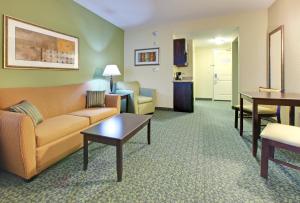 Holiday Inn Express & Suites Covington by IHG