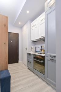 Promenade sea view Appt. Q. size bed & Sofa wbed