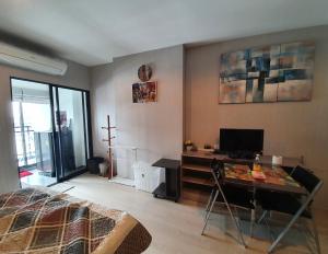 New condominium on Sukhumvit Road "Pu Chao" Bts station