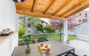 Beautiful Home In Stinjan With Kitchen