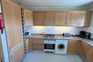 Apartment by the beach with parking and wifi by amcf