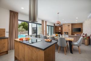 Luxury Villa IN with Heated Pool