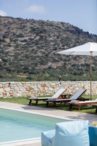 Unique, stonebuilt, rural villas with private pools!