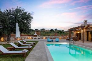 Unique, stonebuilt, rural villas with private pools!