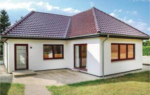 Beautiful Home In Rukieten With Wifi