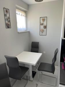 Classic Silver Apartman