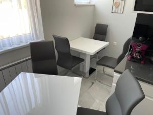 Classic Silver Apartman