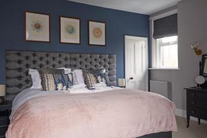 King Room with Sea View room in Sentry Mead Hotel