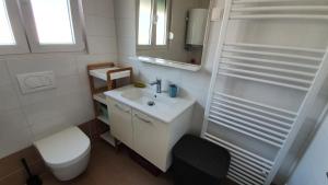 Sunny Deluxe Apartment with 2 AC and seaview - 50 m from sandy beach