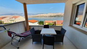 Sunny Deluxe Apartment with 2 AC and seaview - 50 m from sandy beach
