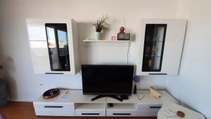 Sunny Deluxe Apartment with 2 AC and seaview